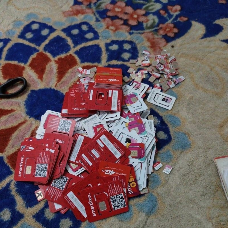 kartu perdana bekas Smartfren dan Indosat