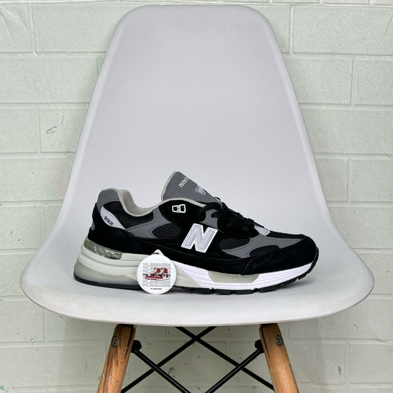 Sepatu NB 992 Black Grey White