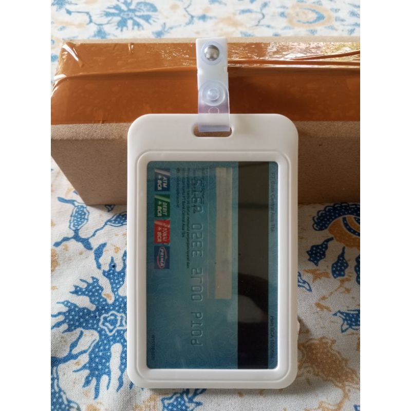 Datosimana - Tempat Id Card Name Tag Holder Putih - Muat 2 Kartu + Jepitan Plastik