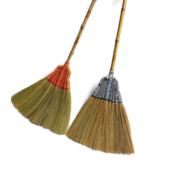 Sapu rayung muntilan / sapu ijuk / sapu jerami
