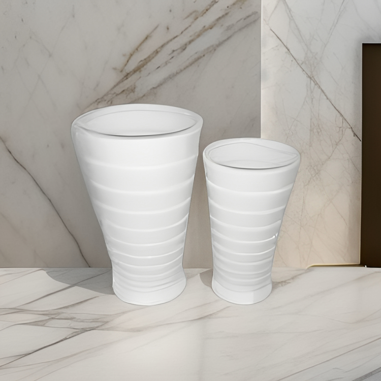 Vas JUMBO Tinggi berbahan Keramik Untuk Bunga Rangkai Artificial