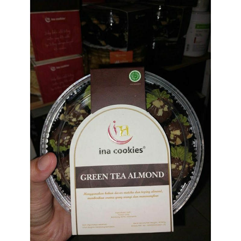 

INA COOKIES Greentea Almond Reguler