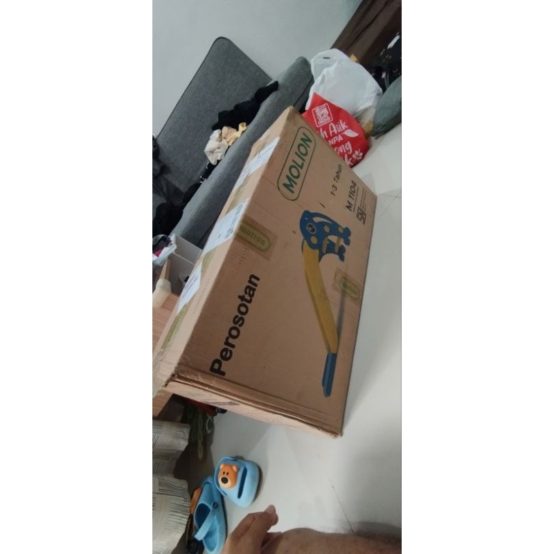 perosotan anak molion bekas