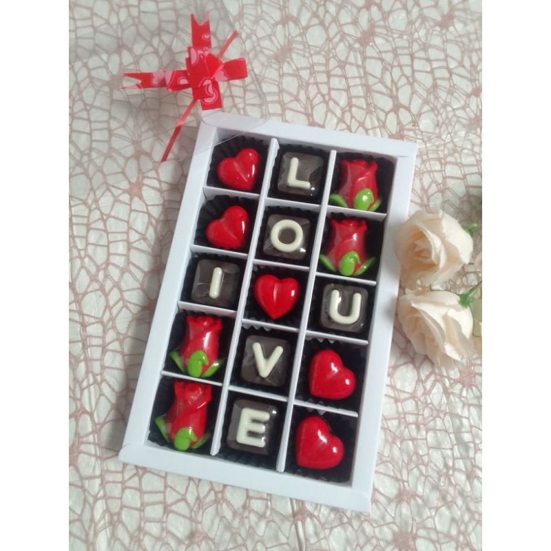 

Coklat hadiah valentine 15 sekat