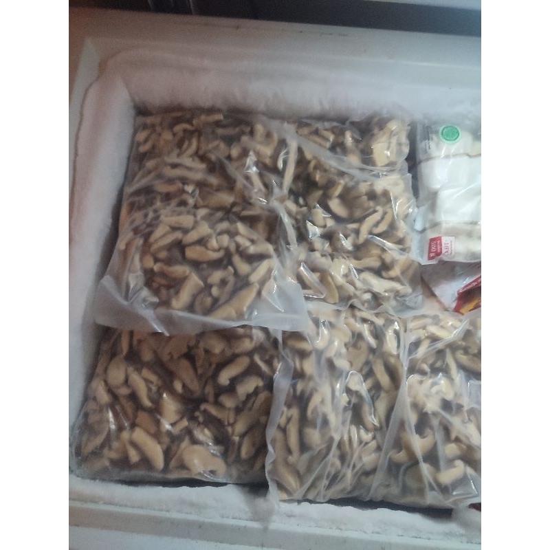 

jamur shitake kemasan 1kg