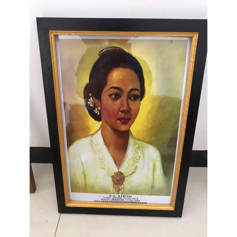 hiasan dinding poster Raden Ajeng Kartini plus bingkai