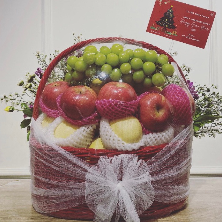 

STAR Hampers Buah Imlek Fruits Hampers Parsel Buah Parcel Buah Segar Lamaran Seserahn Healthy Hampers Hampers Madu Jahe Nastar Putri Salju Free Custom Card