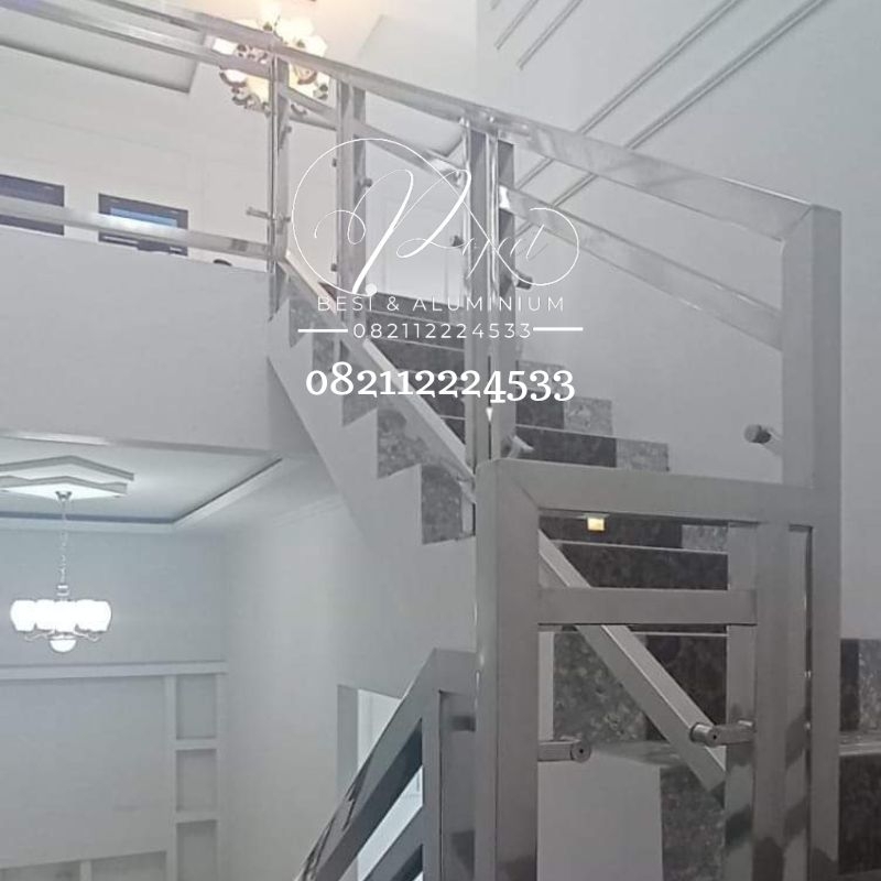 Railing tangga kaca tempered stainless