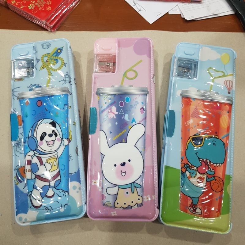 

Tempat Pensil Magnet Embose Motif Binatang/Astronot 2021-552