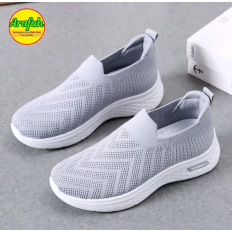 SEPATU SNEAKERS PRIA TANPA TALI IMPORT BRANDED NYAMAN LARI OLAHRAGA ANTI SLIP