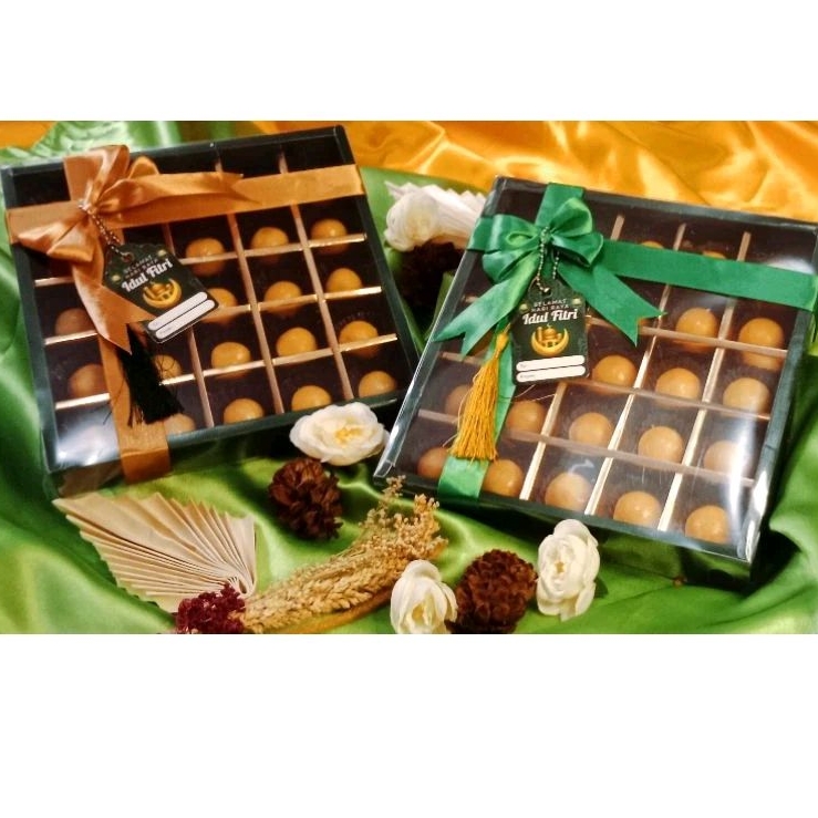 

Hampers Nastar Wisjman Premium Kotak isi 25 Cup