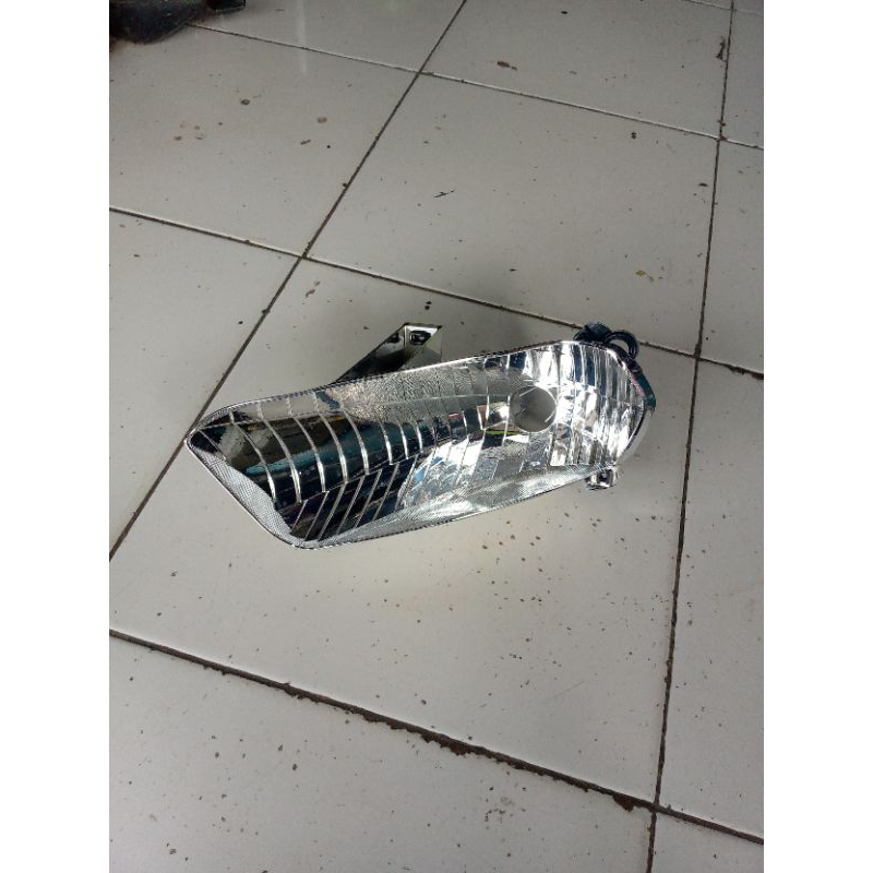 reflektor lampu dalam kiri Brio Mobilio RS 2018 bekas sesuai gambar