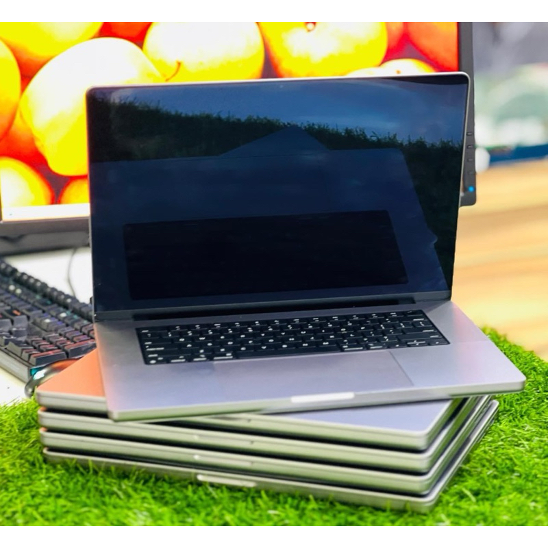 Layar MacBook M1 Max