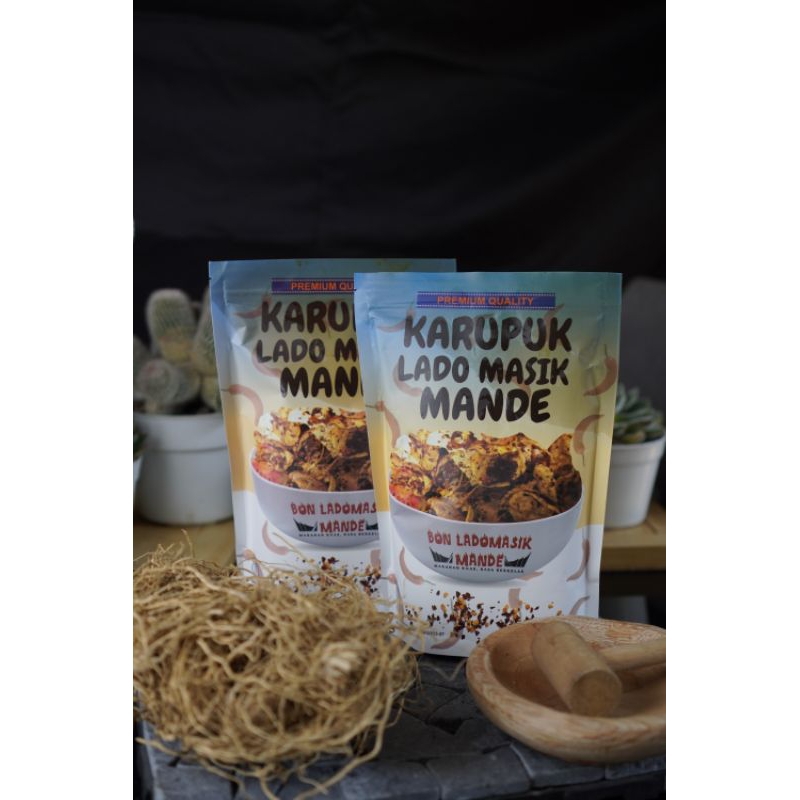 

KARUPUK LADOMASIK MANDE by Bonladomasik mande | kerupuk pedas khas minang |kerupuk cemilan minang |keripik padang