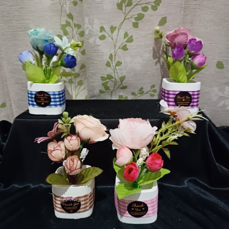 Hiasan Meja Bunga Mini Mawar Mix