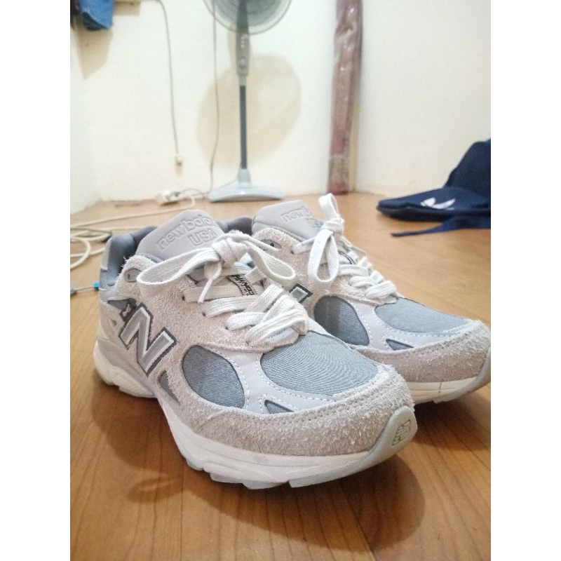 NB 990 Levis x Elephant