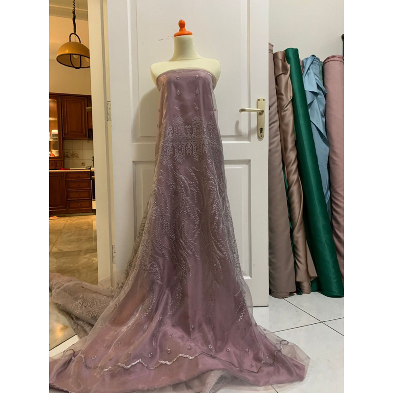 Kain Organza Bordir Premium Motif Etnik Sumba Bahan Kebaya Bridesmaid Warna Ungu Dusty Purple