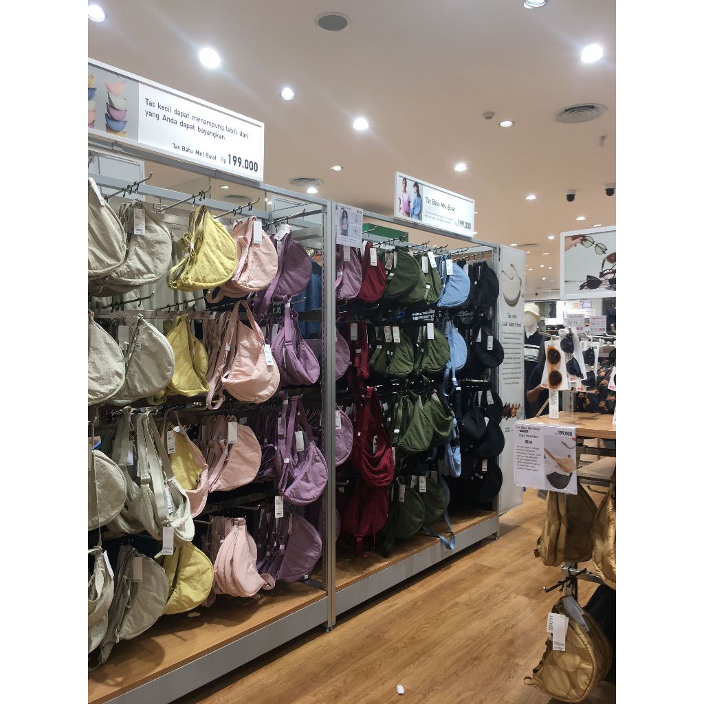 Uniqlo Tas Bahu Mini Bulat