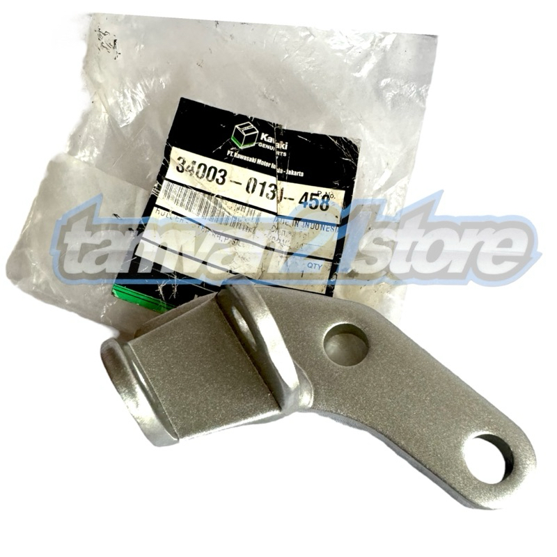 HOLDER DUDUKAN STEP DEPAN KANAN KLX 150 ORIGINAL 34003-0131-458 (Rak Hijau.B4)