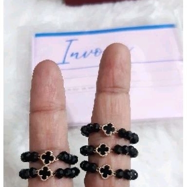 Cincin Tali Ceko Variasi Bunga Vanclief 0,2gram Kadar 10karat