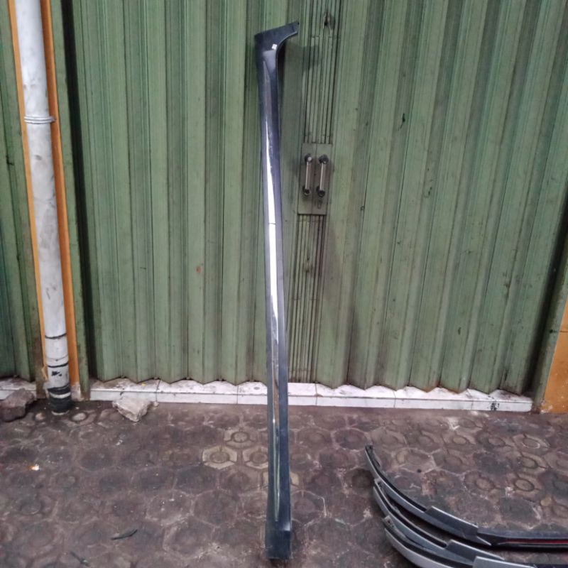 bodykit samping Innova reborn venturer