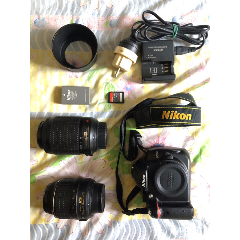 NIKON D5000 + Lensa kit + Lensa tele
