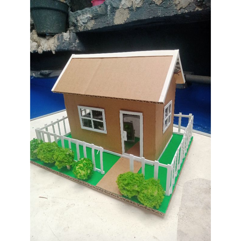 miniatur rumah dari kardus