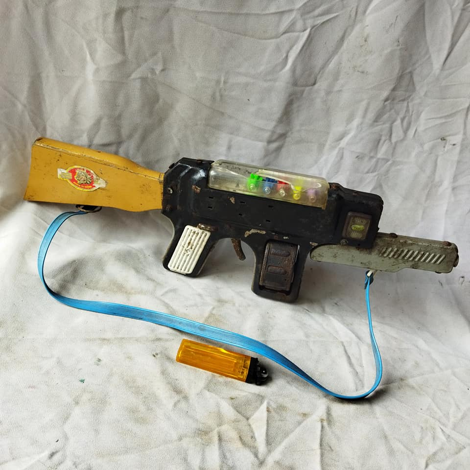 Pajangan Vintage Tin Toy China Fungsi