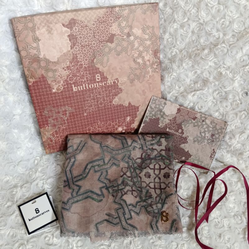 haramain berry buttonscarves