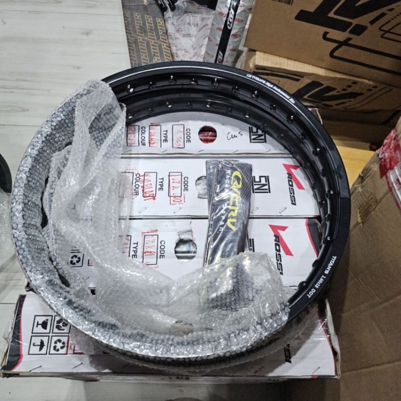 Velg Titans 18 x 160 Hitam Glossy Set Jari Vultus Scorpio