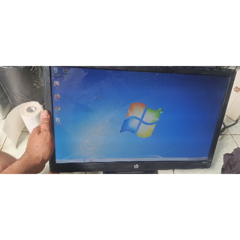 Monitor komputer LED Hp 20 in bercak