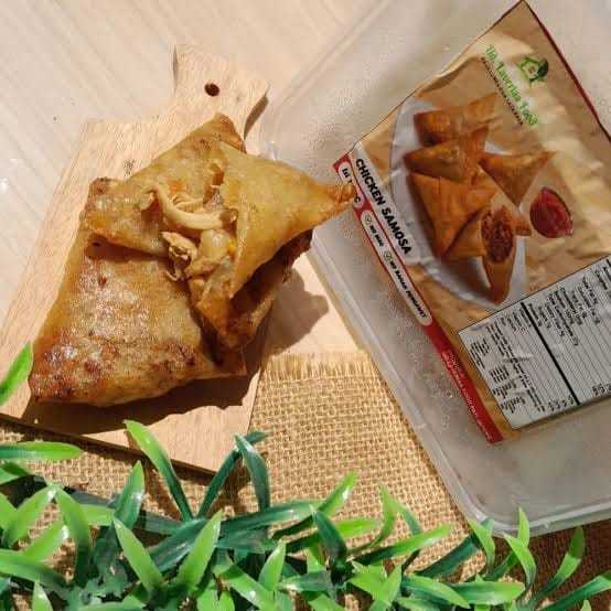 

SAMOSA AYAM PEDES / ISI 10