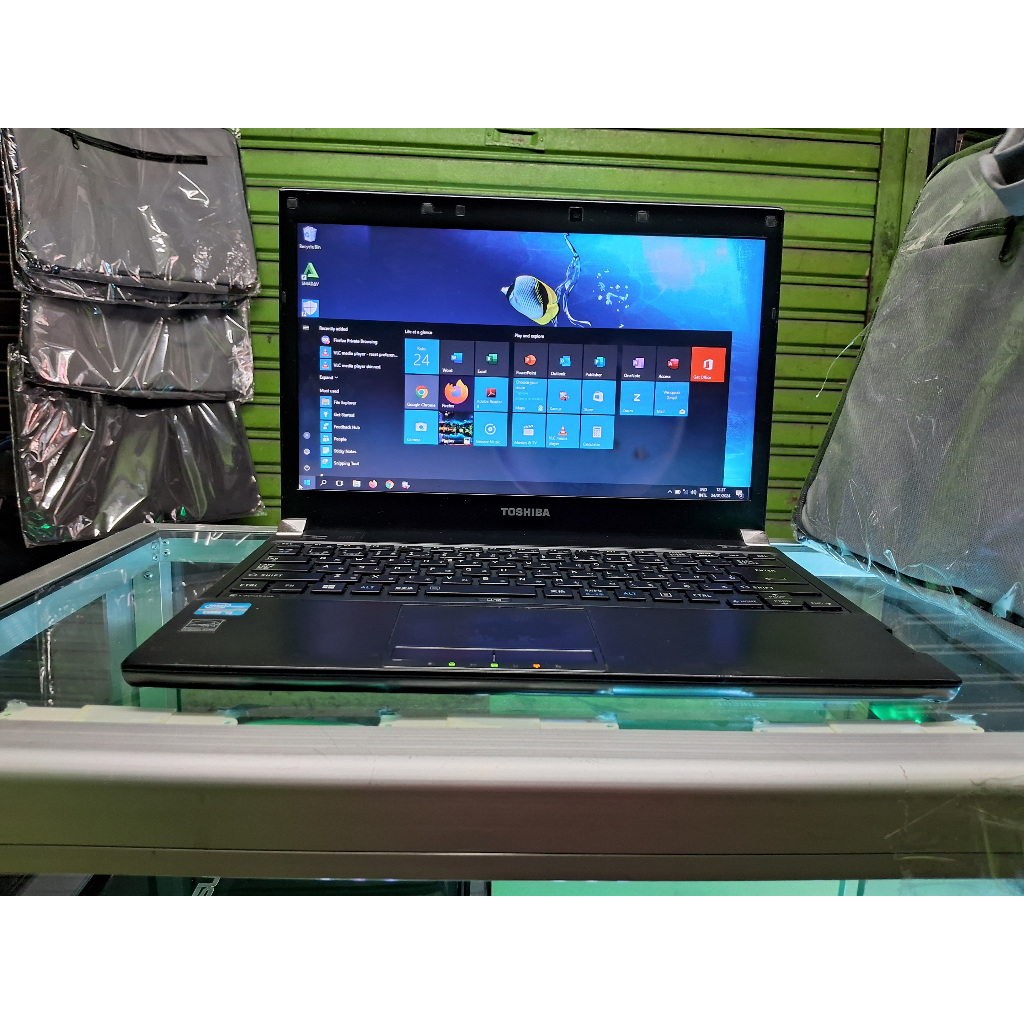 Laptop TOSHIBA Core i5 8GB 4GB 1TB SSD ReayUp 13in SLIM Garansi TokoFISIK Second MURAH -4GB