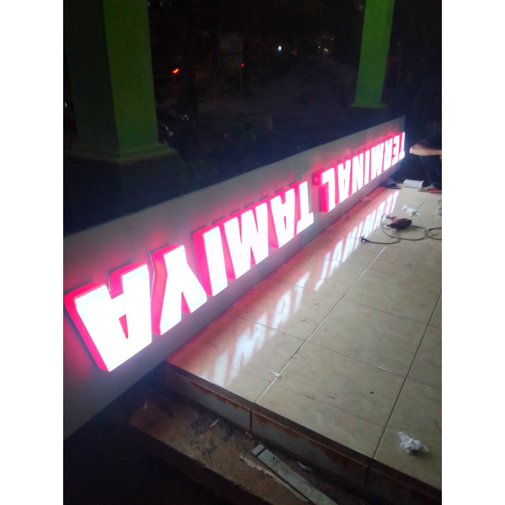 Huruf Timbul Akrilik Lampu