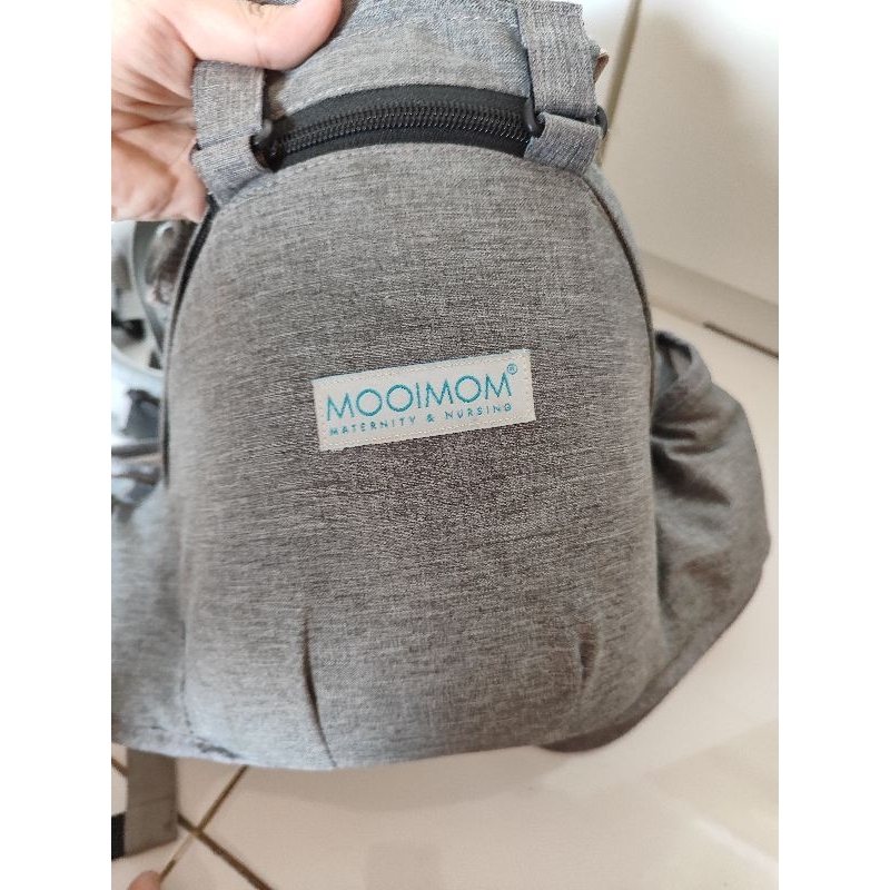 (Preloved) Gendongan Mooimom Lightweight Hipseat Carrier