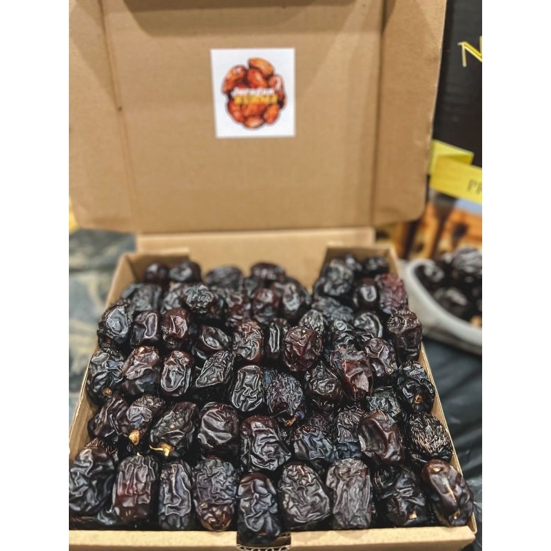 

Kurma Ajwa 1KG | Kurma Nabi | Kurma Premium Grade A | Makanan Puasa Ramadhan