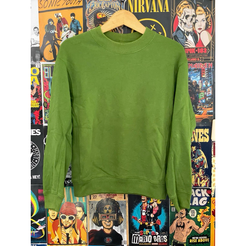 crewneck uniqlo hijau