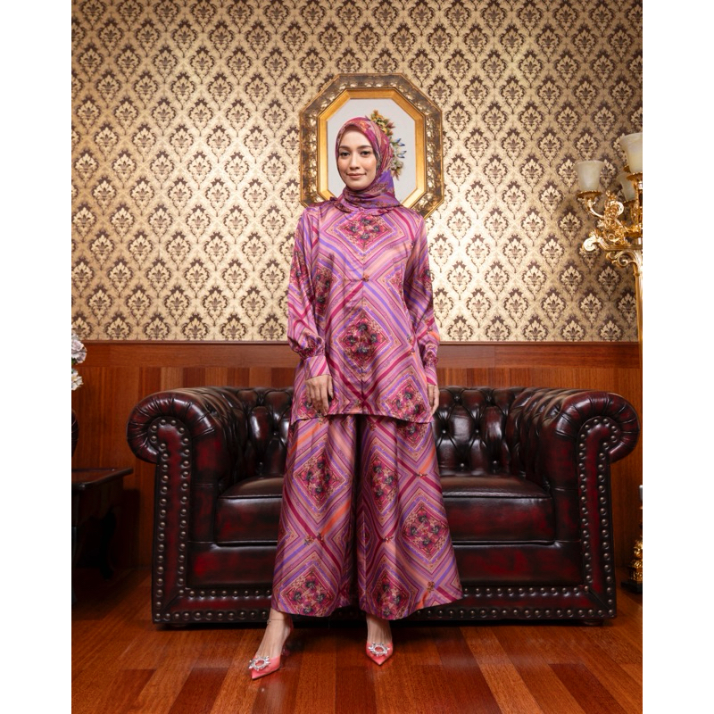 Naya Fuschia One Set