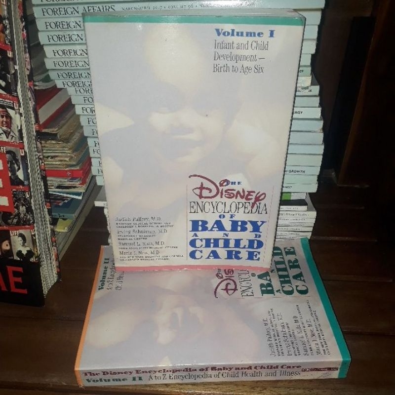DISNEY - THE ENCYCLOPEDIA OF BABY AND CHILD CARE VOL 1 DAN 2