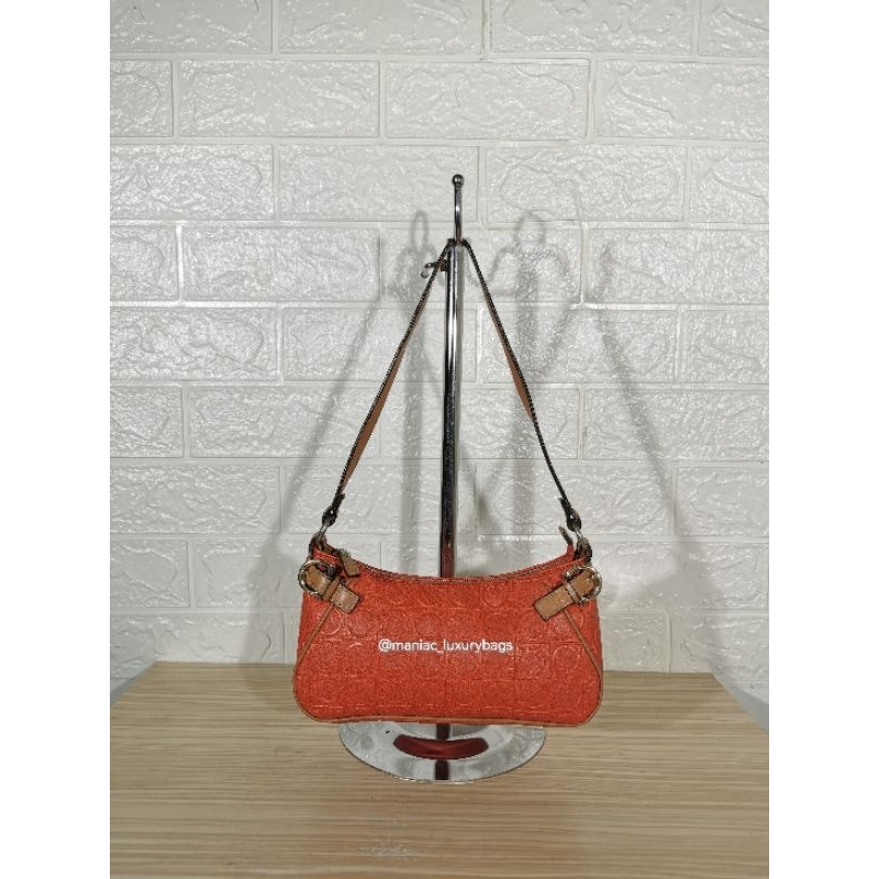 Baguettebag SALVATORE F.E.R.R.A.G.A.M.O*Monogram Shoulder Bag
Made in Italy