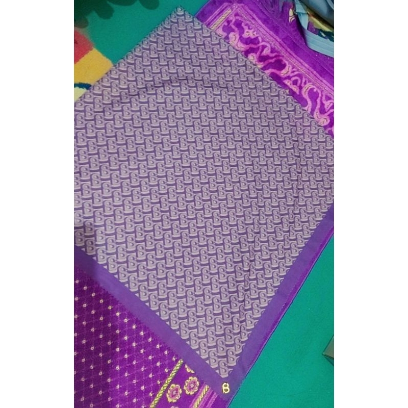 PRELOVED HIJAB / KERUDUNG / SCARF BUTTONSCARVES TAPIS / BIMU / X DIAN PELANGI
