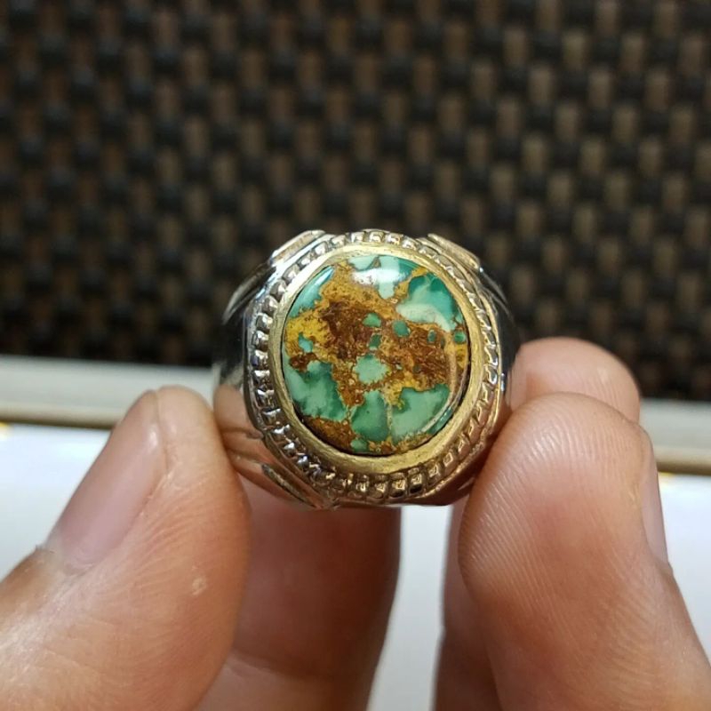 Cincin Batu Pirus Persia Hijau Serat Emas Mini Cocok Untuk Pake Harian