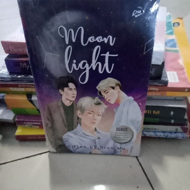 

buku novel moon light written by Dian mu buku baru original