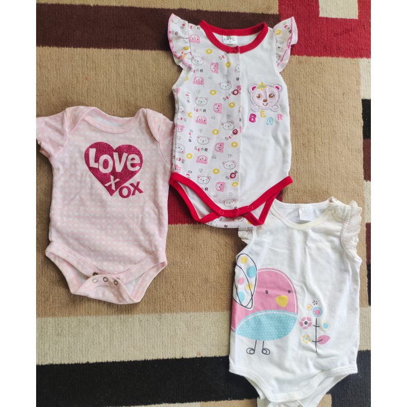 PRELOVED BAJU BAYI PEREMPUAN