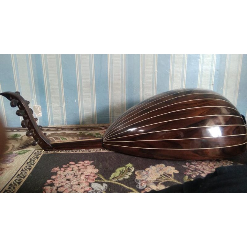 gitar oud arab