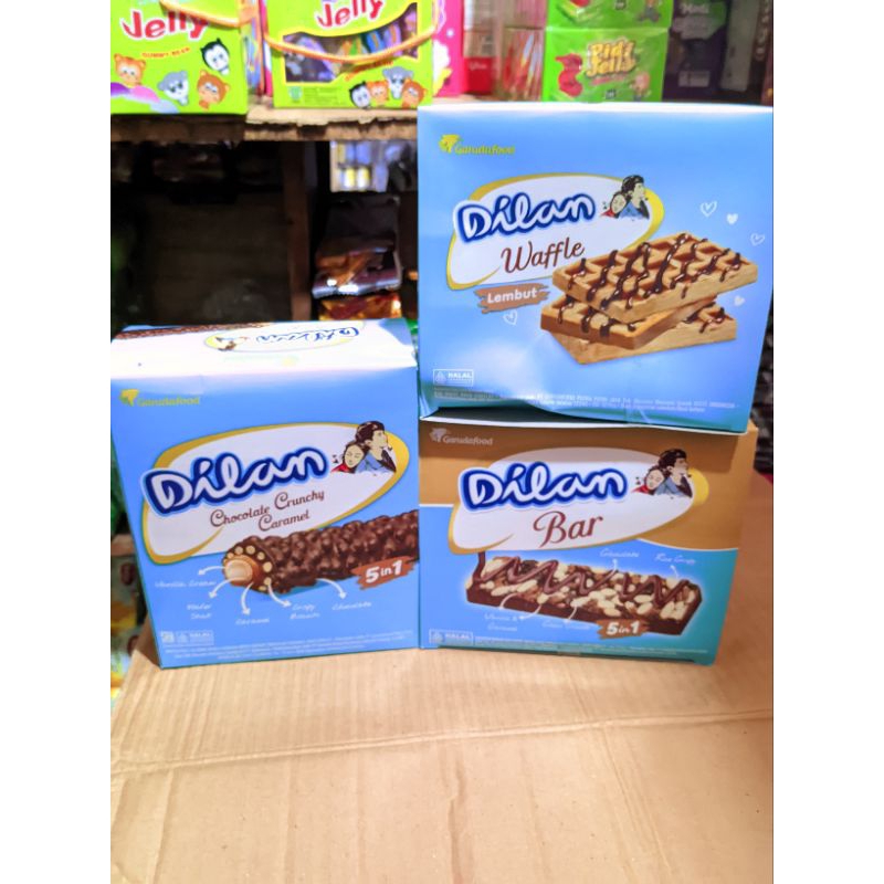 

Cokelat Dilan (waffle, crunchy choco, cholate bar). 1Box isi 12 bks.