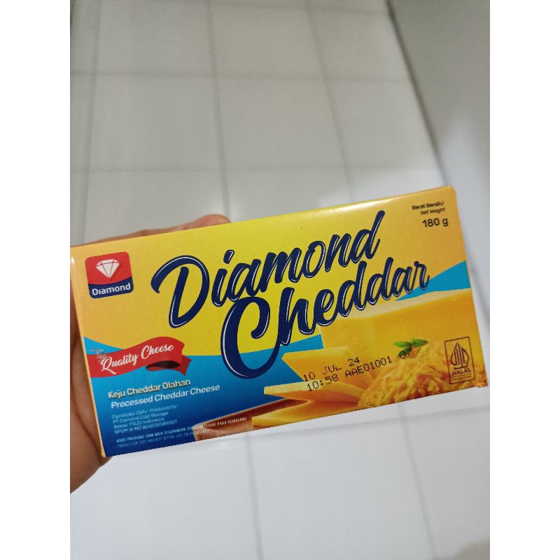 

Diamond Keju Cheddar 180 gram