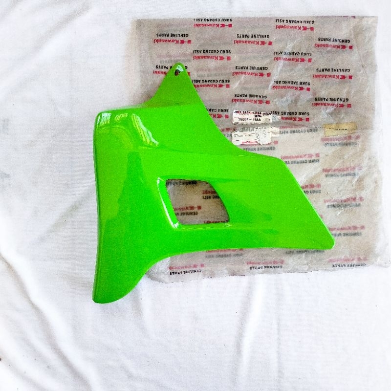COVER TANK NINJA HIJAU BAGIAN KIRI (36001-1586 3X) UNTUK MOTOR KAWASAKI NINJA ORIGINAL KAWASAKI GENU