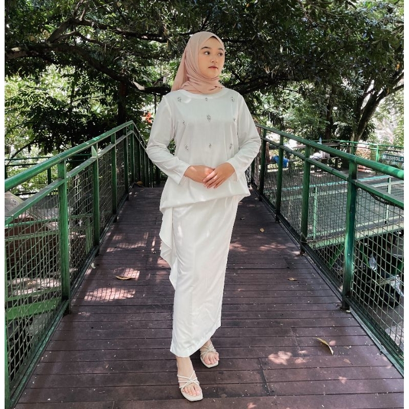 RAYYA KURUNG BYGIAGIO baju gaun prewedding gaun wedding pengantin dress lebaran baju lebaran dress p