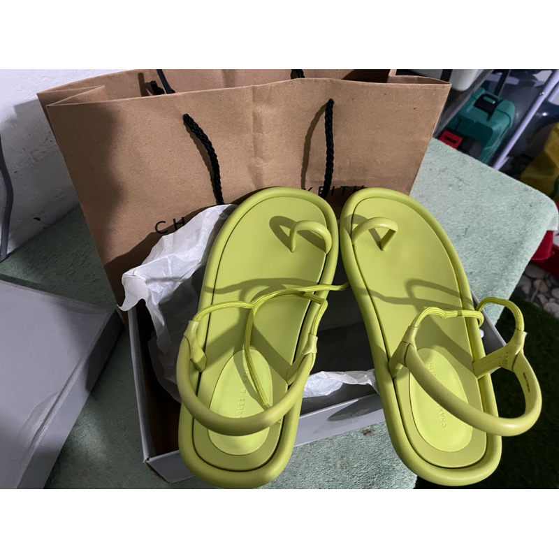 Flats/Open Toe Charles n Keith Green (Sandal tali)